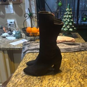 Sexy Black Stretch mid-calf Boot
Elise 
Size 10